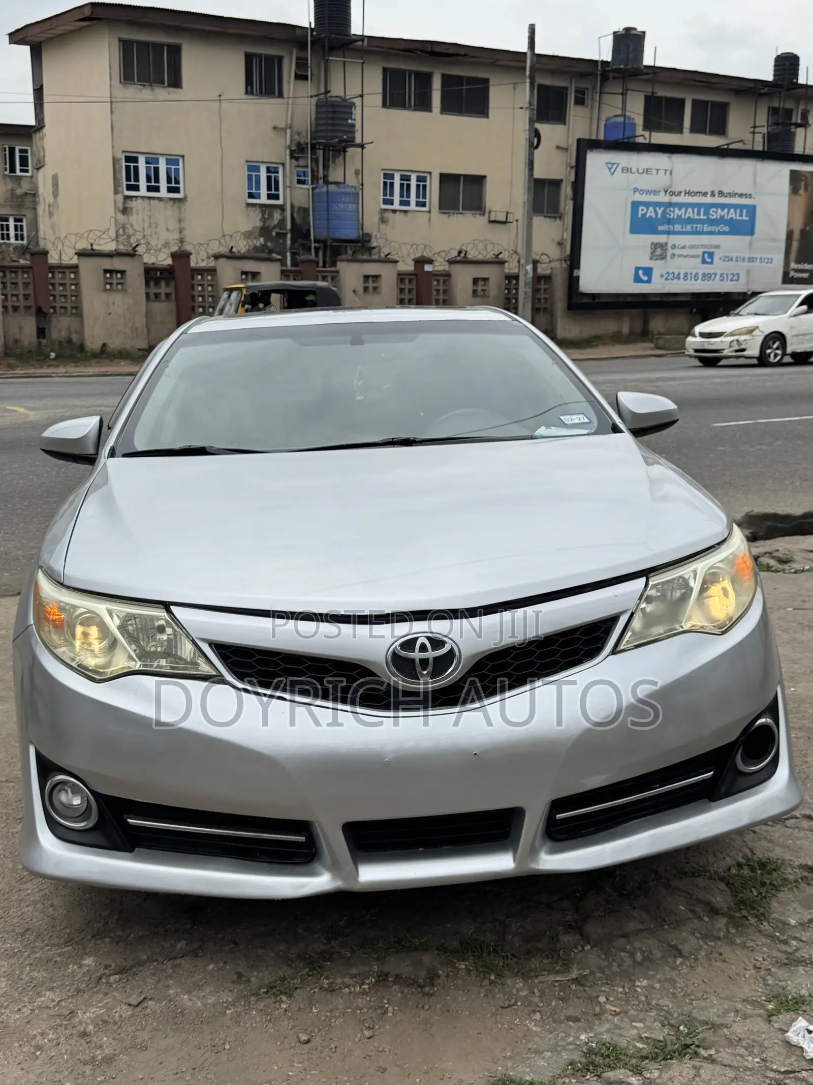 Toyota Camry SE V6 4dr Sedan (3.5L 6cyl 6A) 2012 Silver