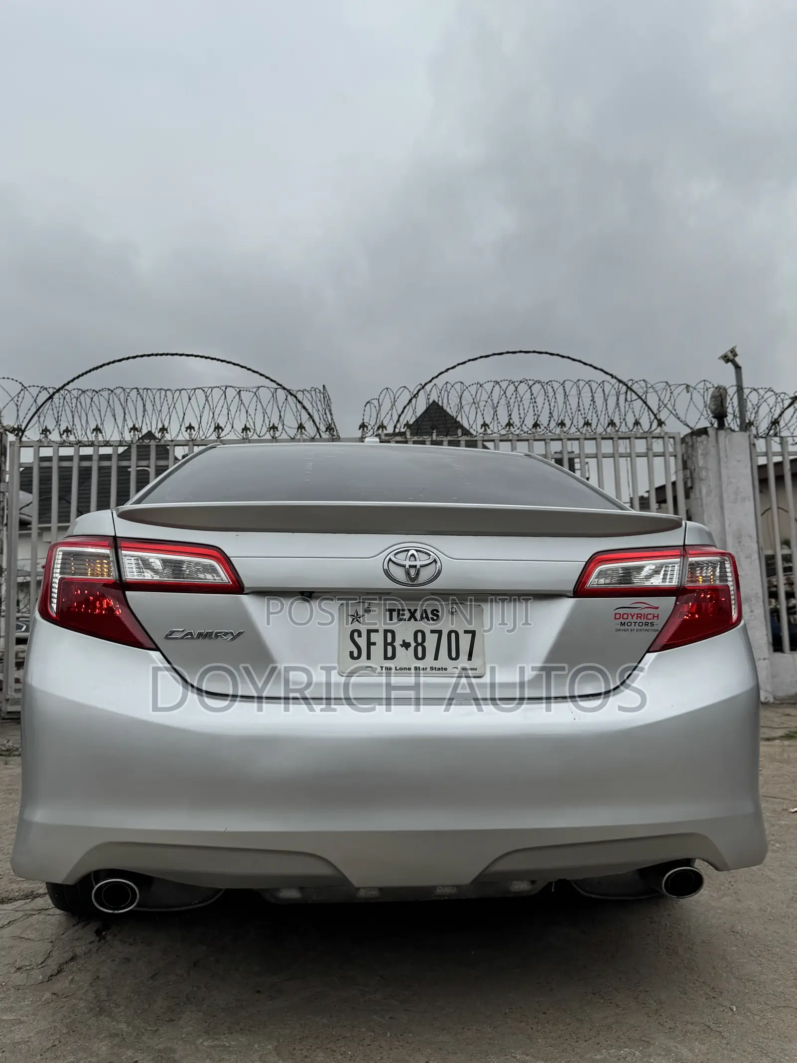 Toyota Camry SE V6 4dr Sedan (3.5L 6cyl 6A) 2012 Silver