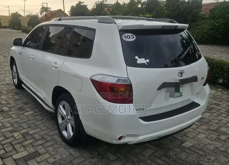 Toyota Highlander Sport 2009 White