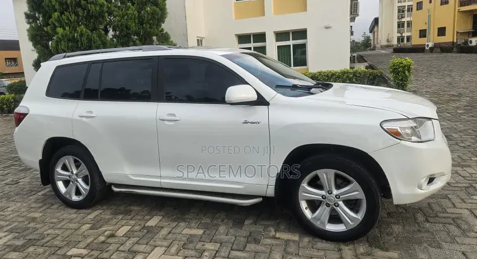 Toyota Highlander Sport 2009 White