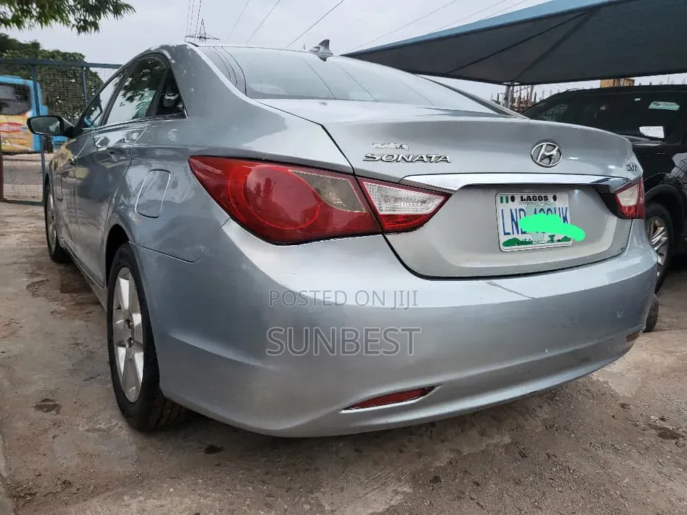 Hyundai Sonata 2011 Blue