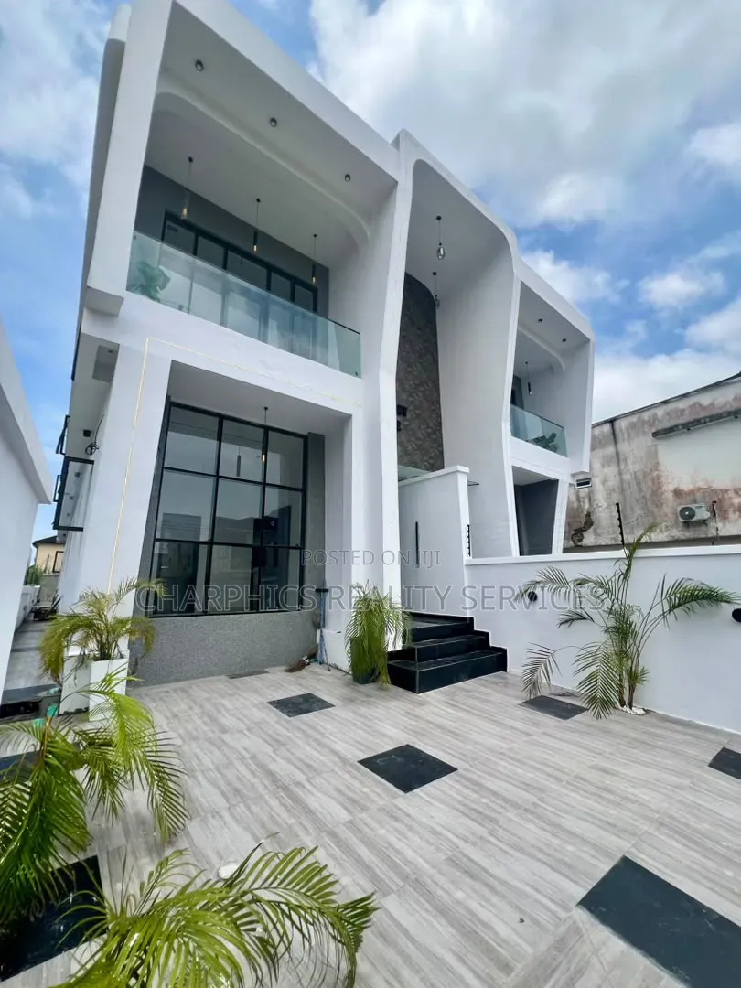 5bdrm Duplex in Off Lekki-Epe Expressway for sale