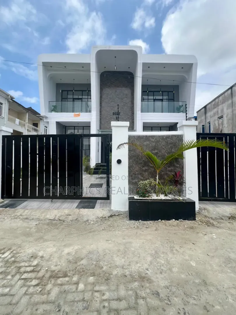5bdrm Duplex in Off Lekki-Epe Expressway for sale