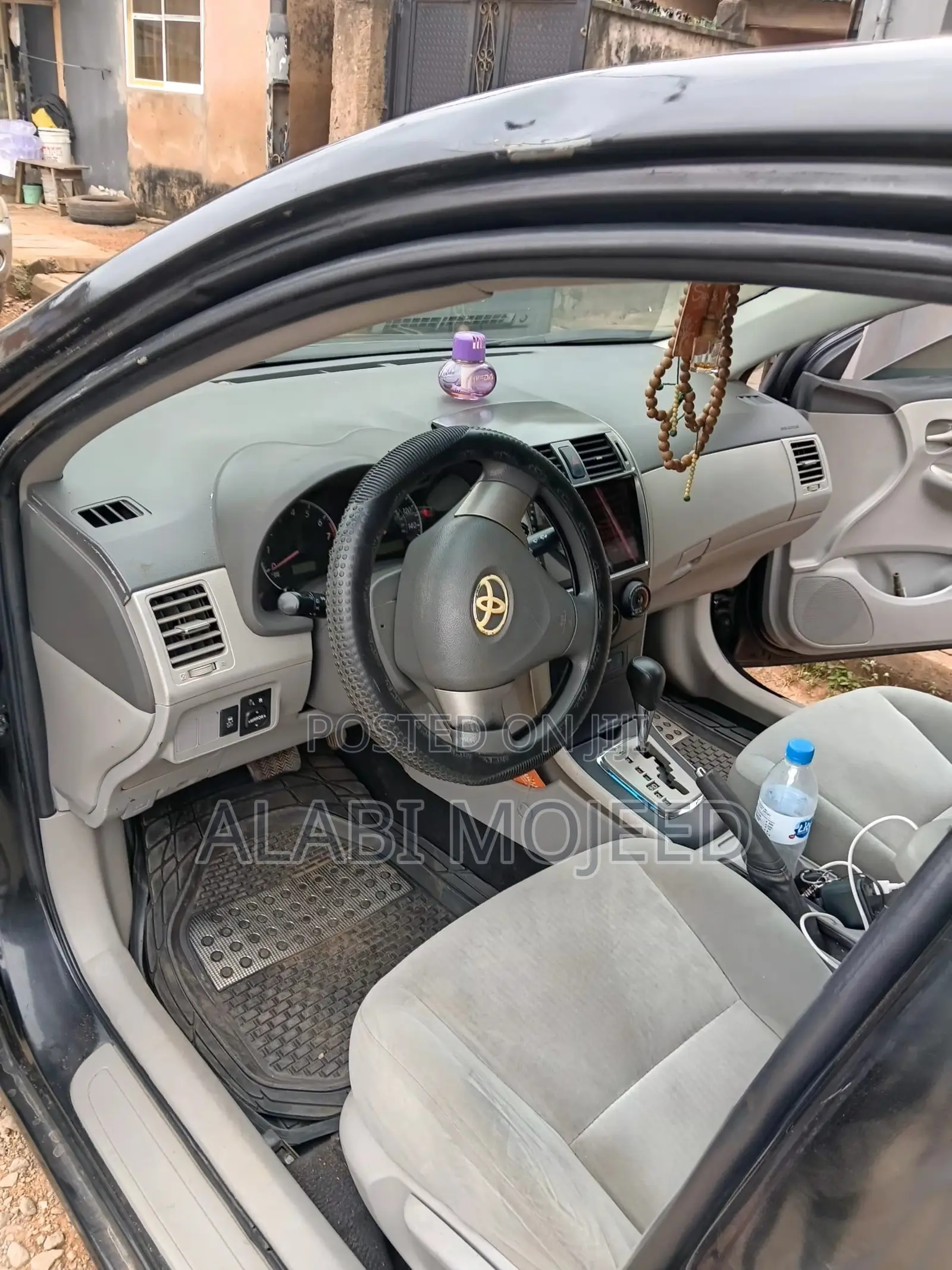 Toyota Corolla LE 4dr Sedan (1.8L 4cyl 4A) 2010 Black