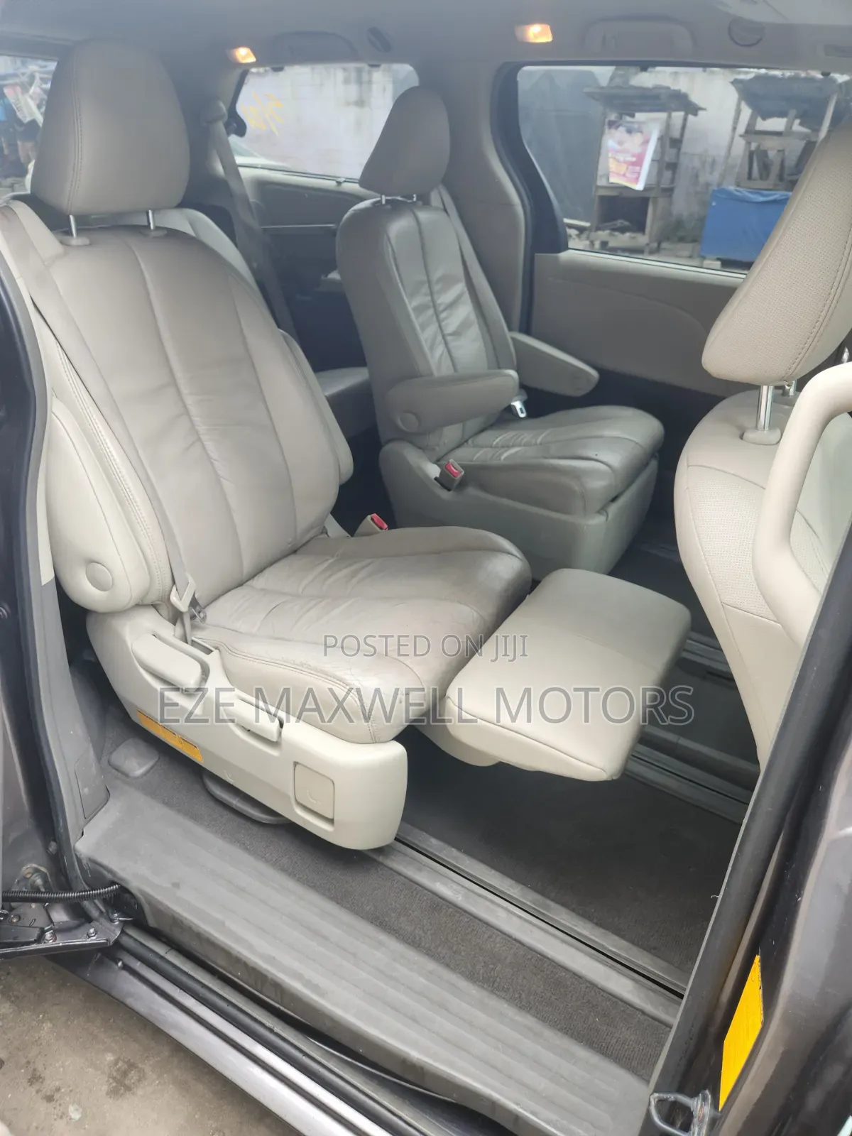 Toyota Sienna XLE 7 Passenger Mobility 2011 Gray