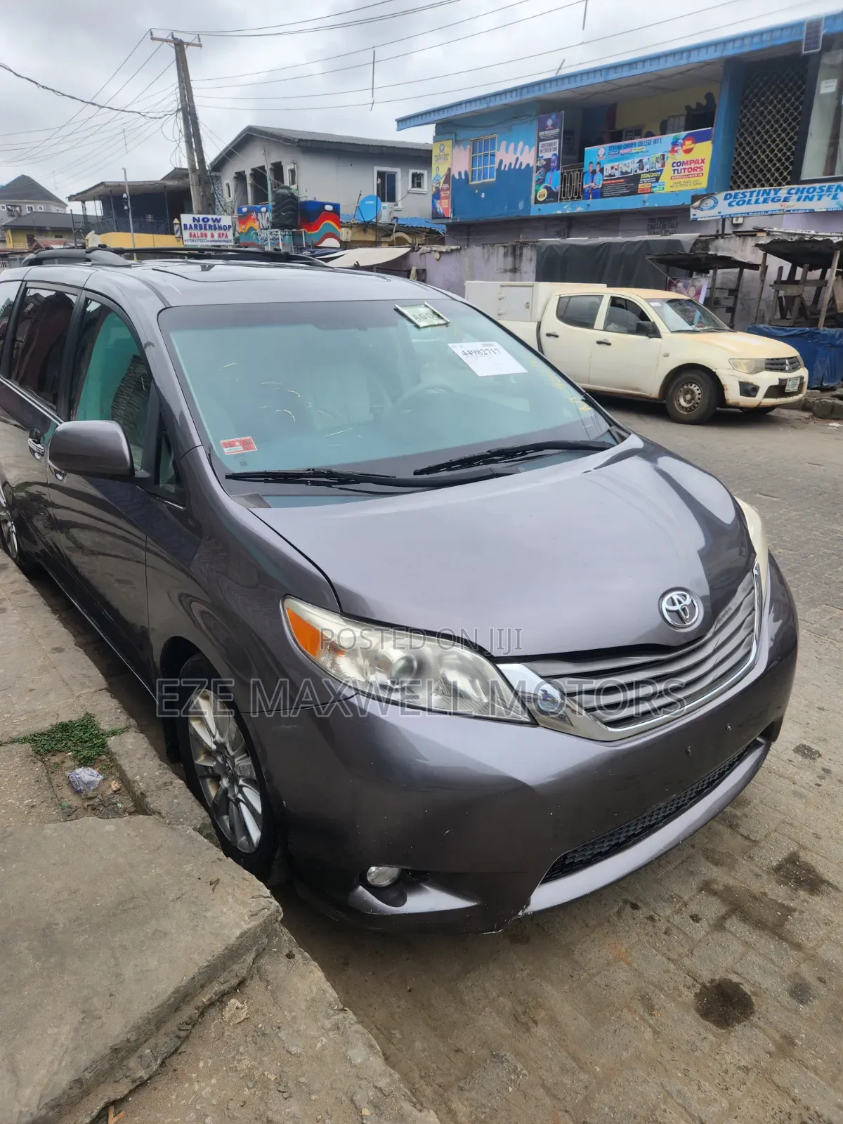 Toyota Sienna XLE 7 Passenger Mobility 2011 Gray