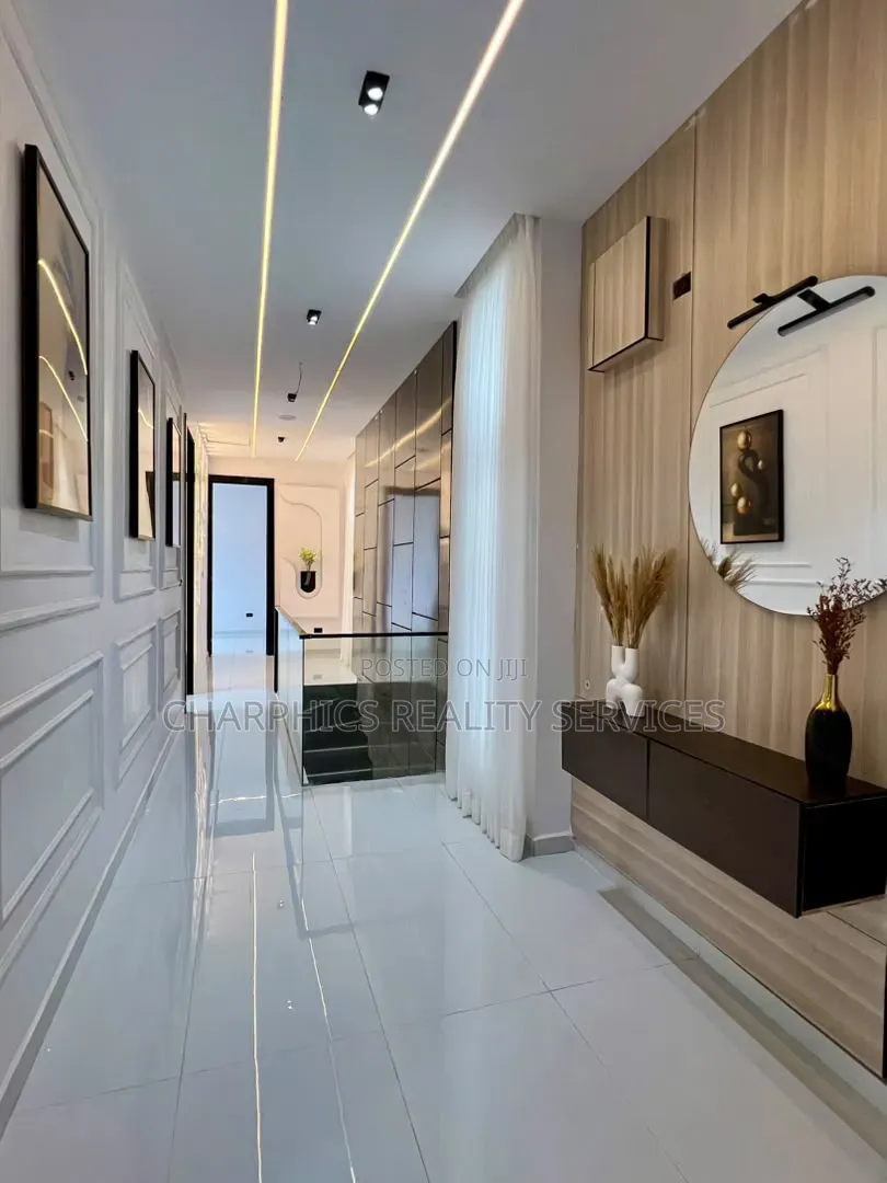 5bdrm Duplex in Ikota for sale