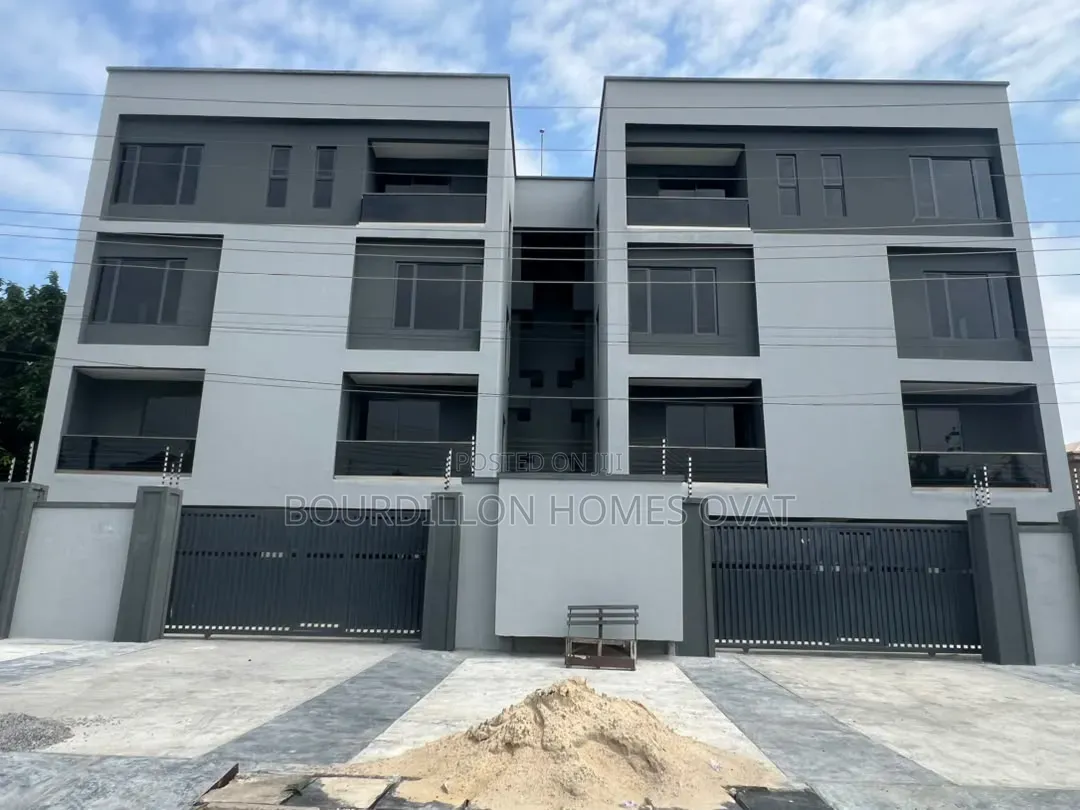 2bdrm Maisonette in Lekki Phase 1 Lagos for sale