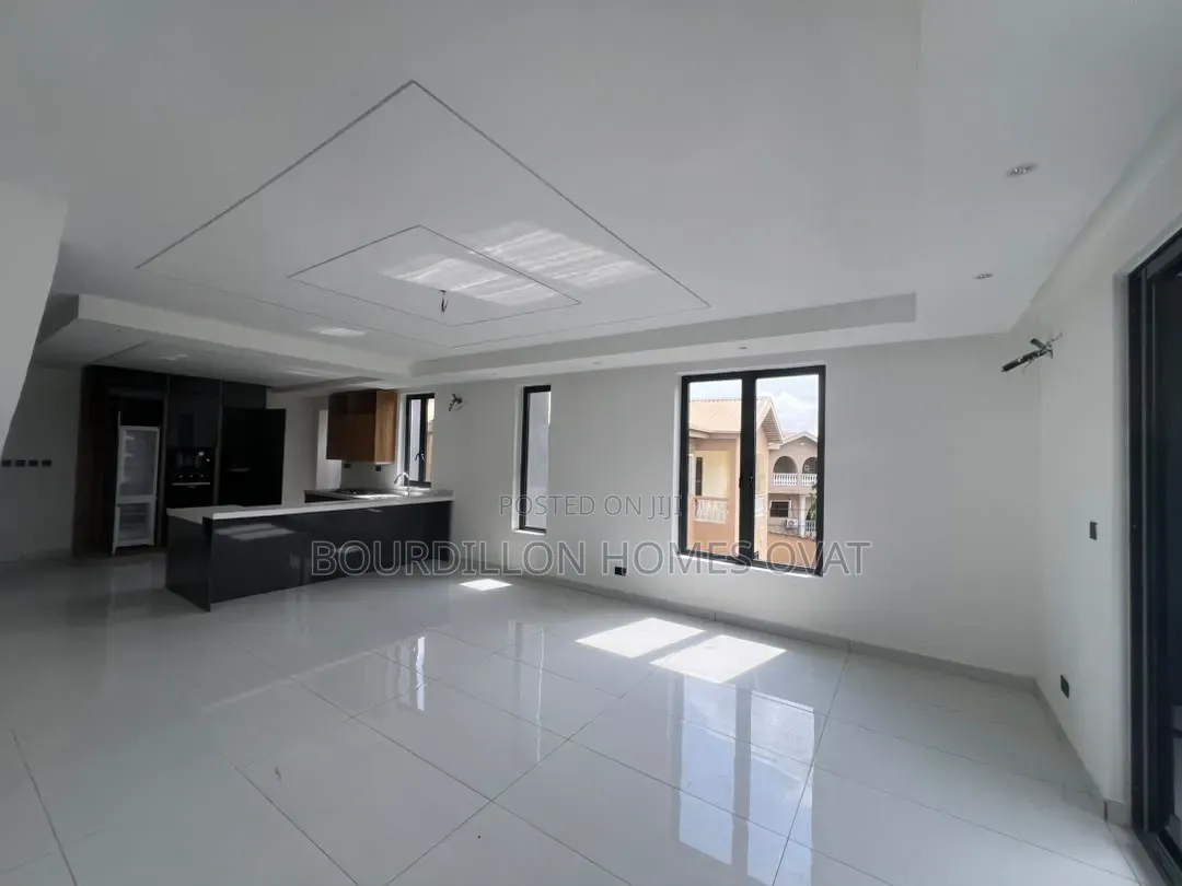 2bdrm Maisonette in Lekki Phase 1 Lagos for sale