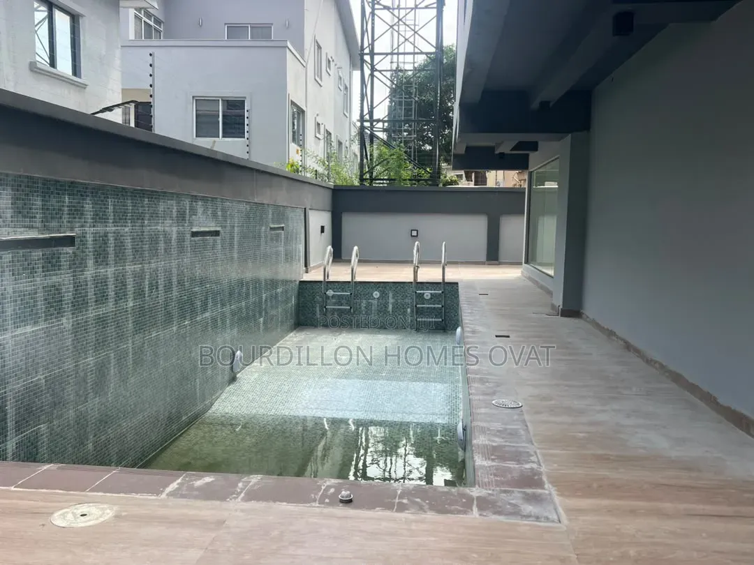 4bdrm Apartment in Lekki Phase 1 for sale