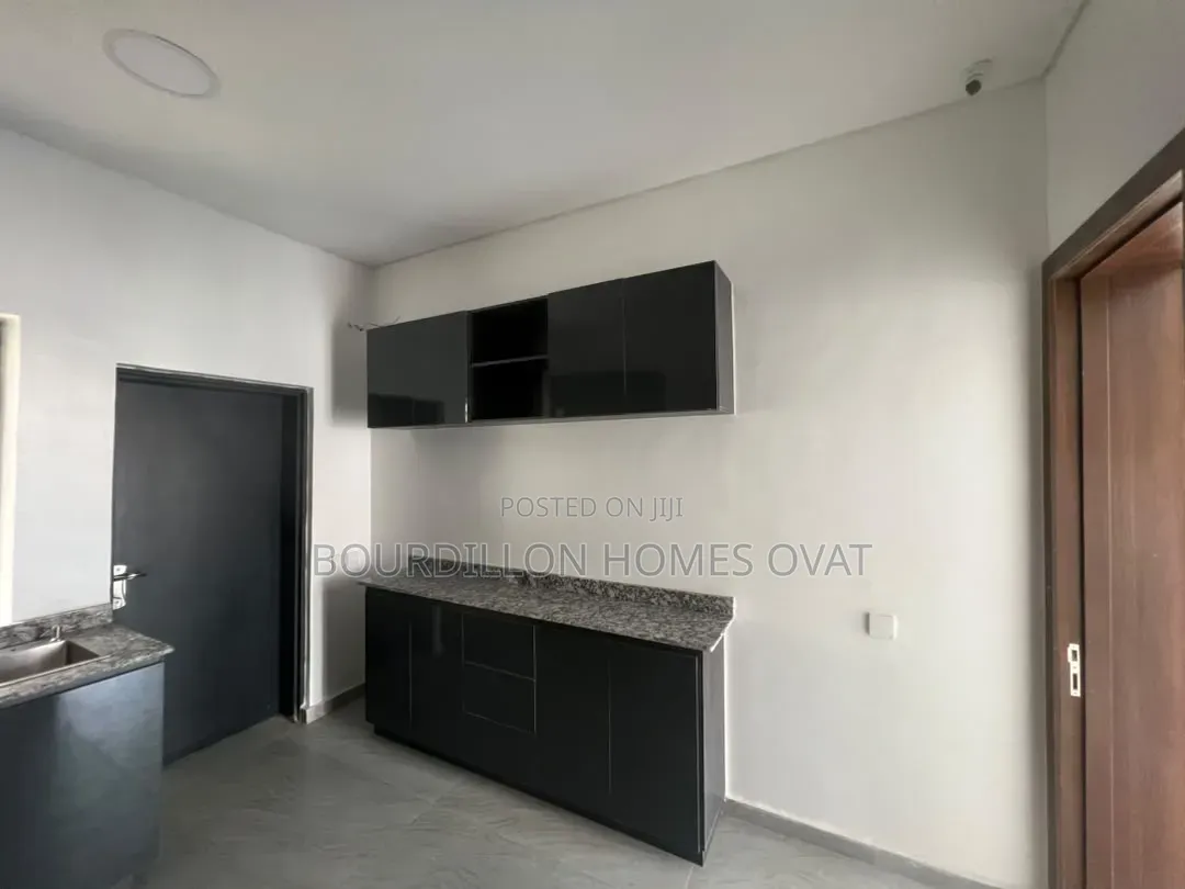 4bdrm Duplex in Lekki Phase 1 Lagos for sale