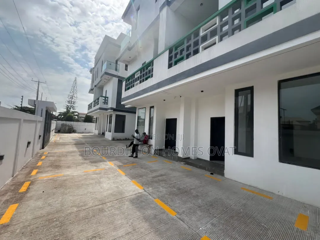 4bdrm Duplex in Lekki Phase 1 Lagos for sale