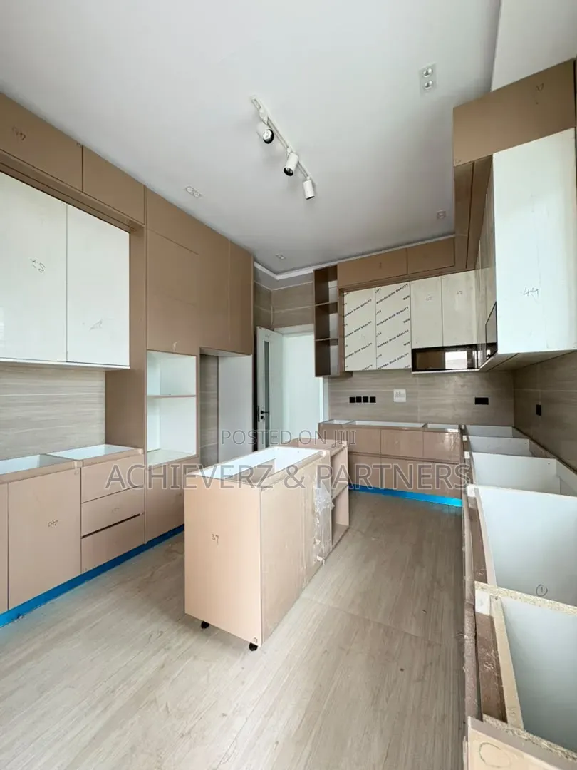 5bdrm Duplex in Life Camp for rent