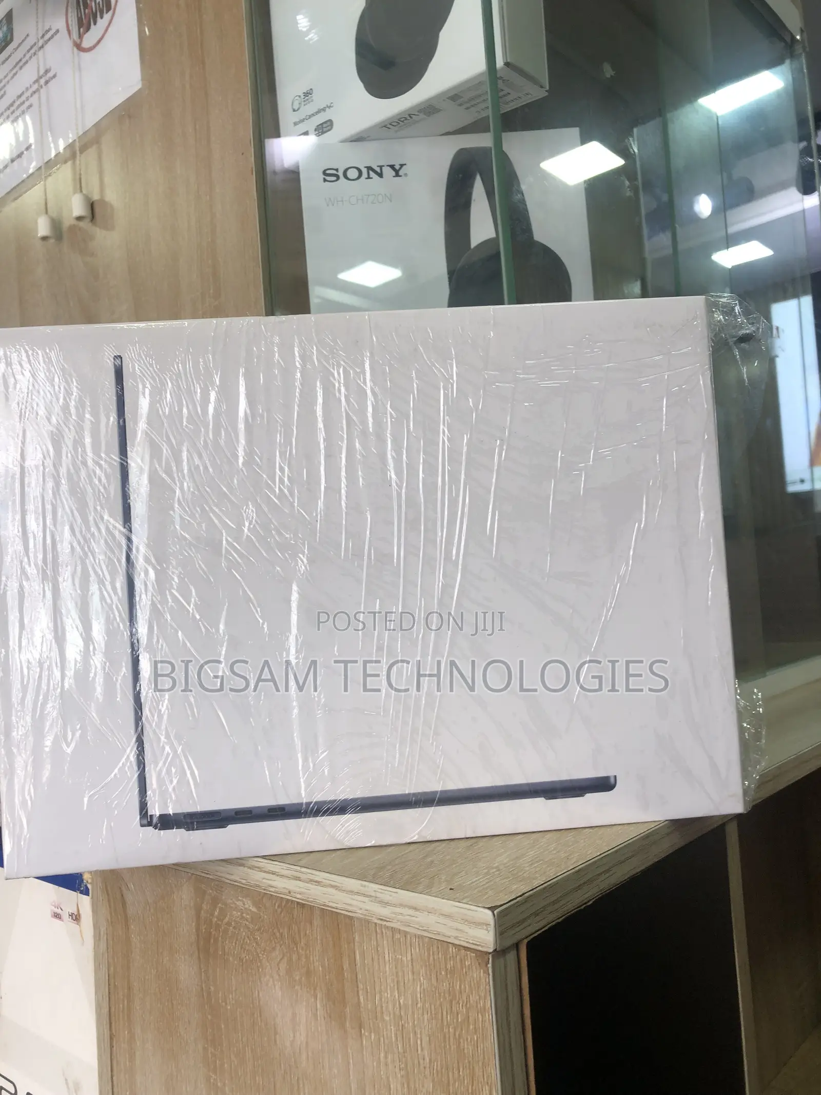New Laptop Apple MacBook Air 2026 M5 16GB Apple M5 SSD 512GB