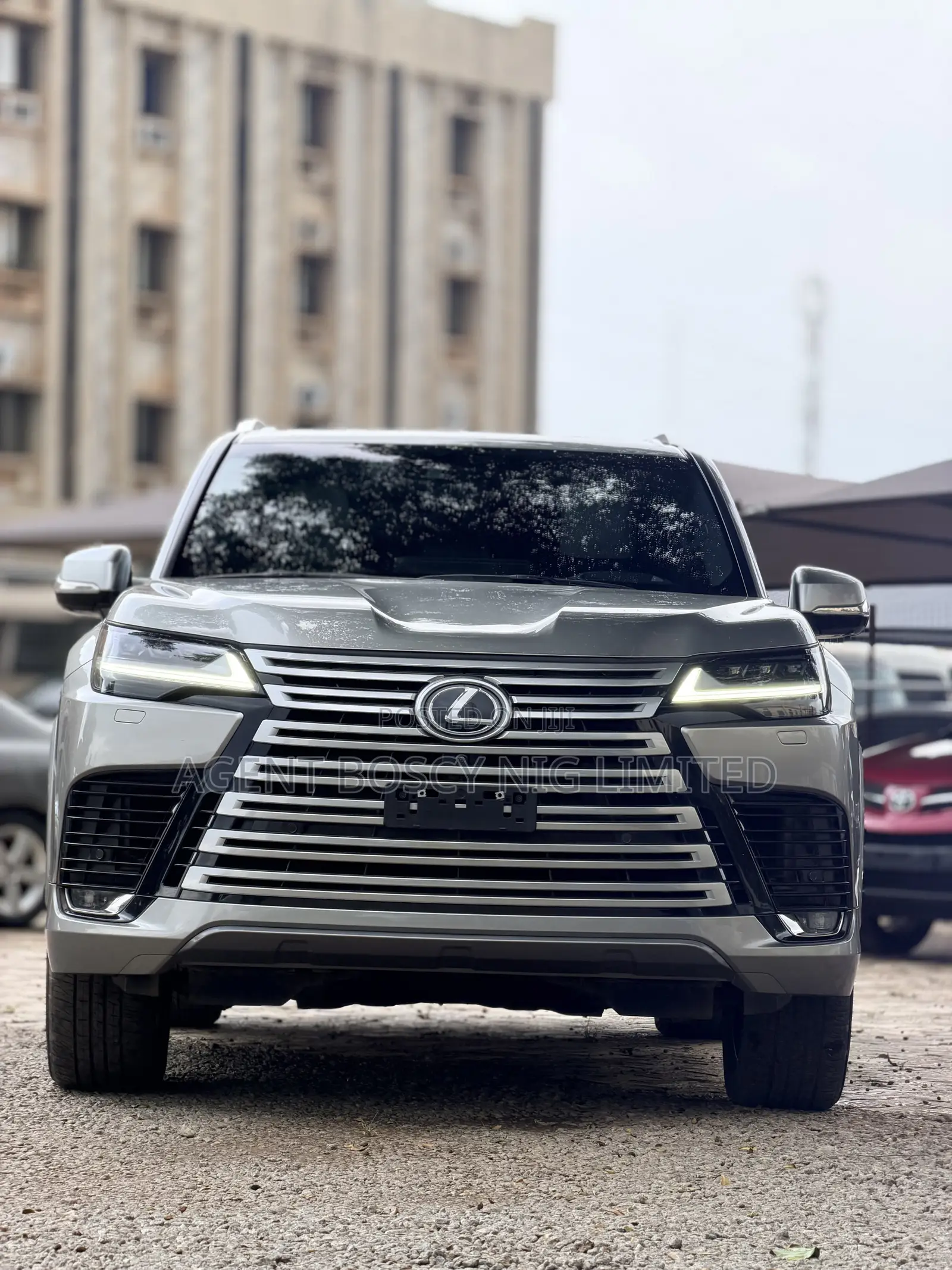 Lexus LX 600 2023 Gold