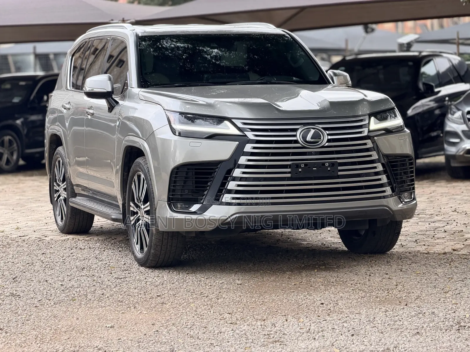 Lexus LX 600 2023 Gold