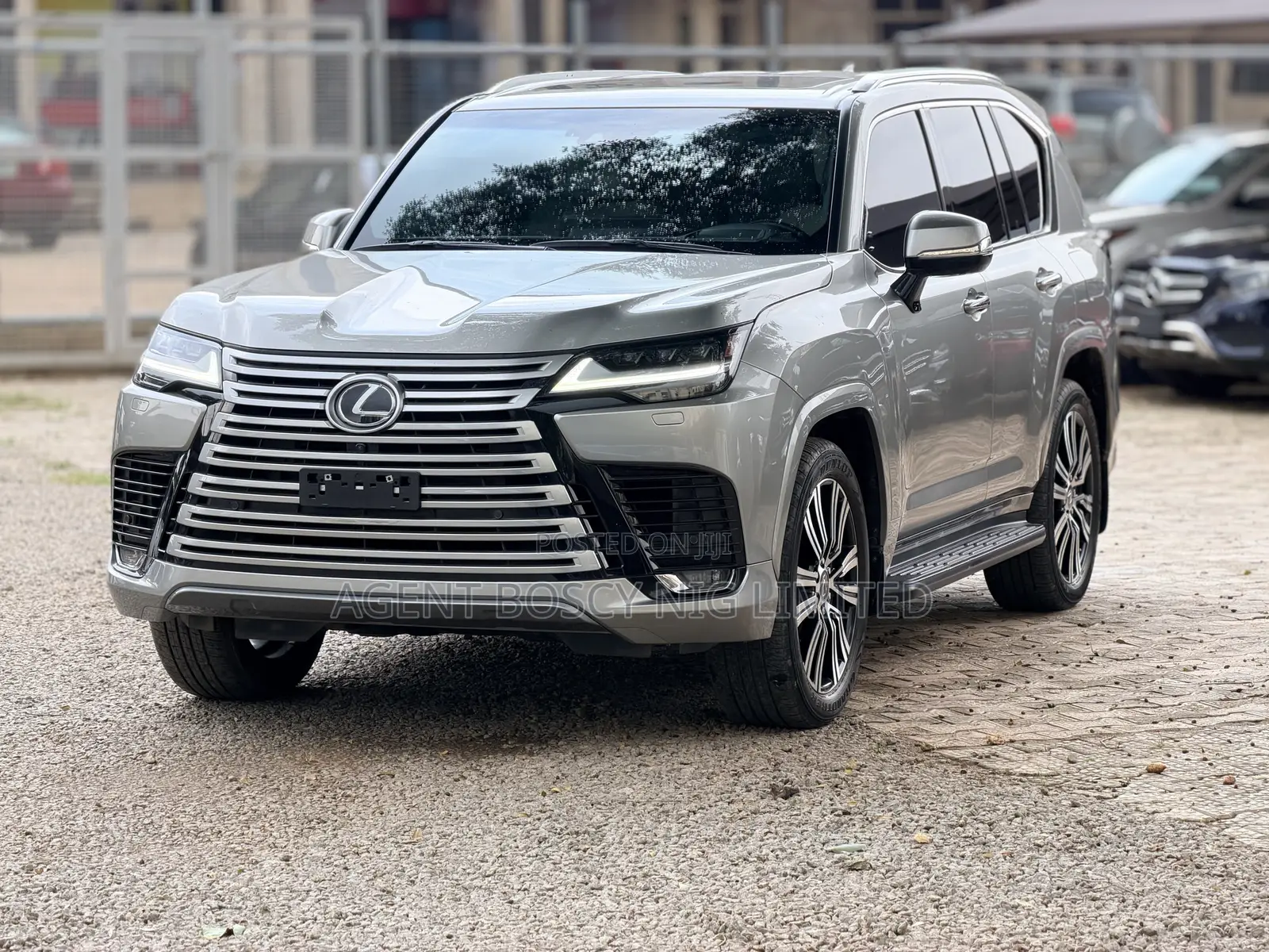 Lexus LX 600 2023 Gold