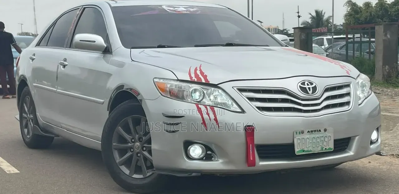 Toyota Camry 2010 Silver
