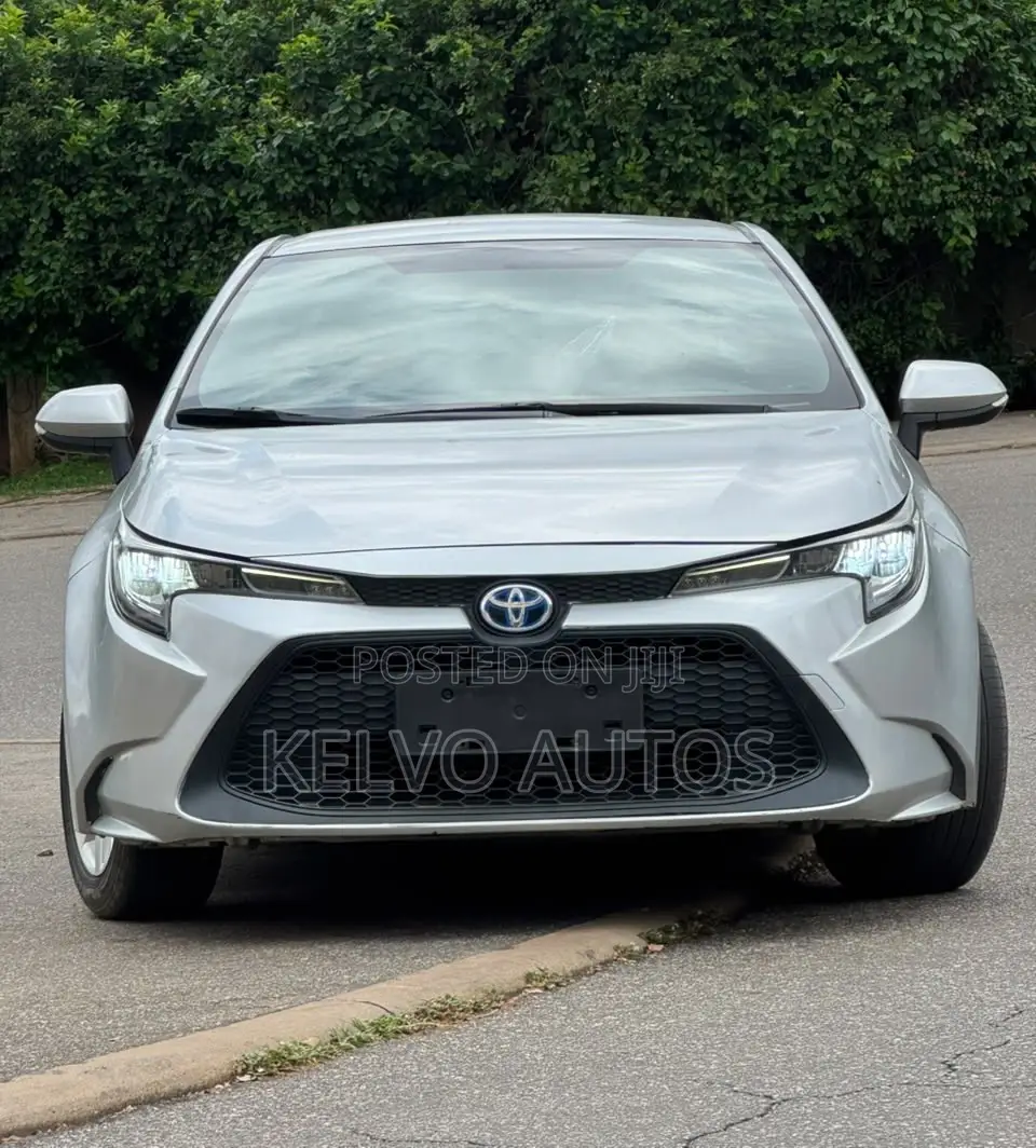 Toyota Camry 2020 Silver