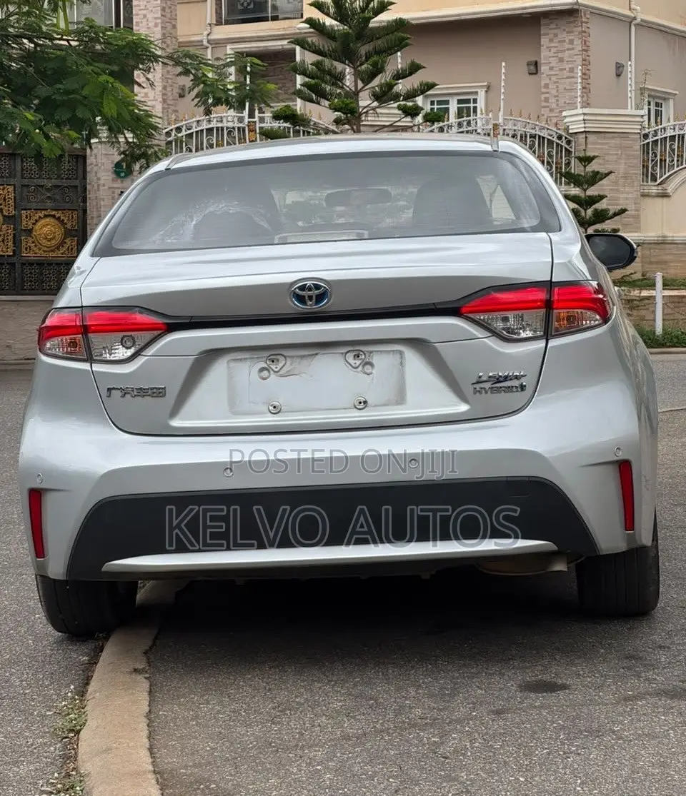 Toyota Camry 2020 Silver