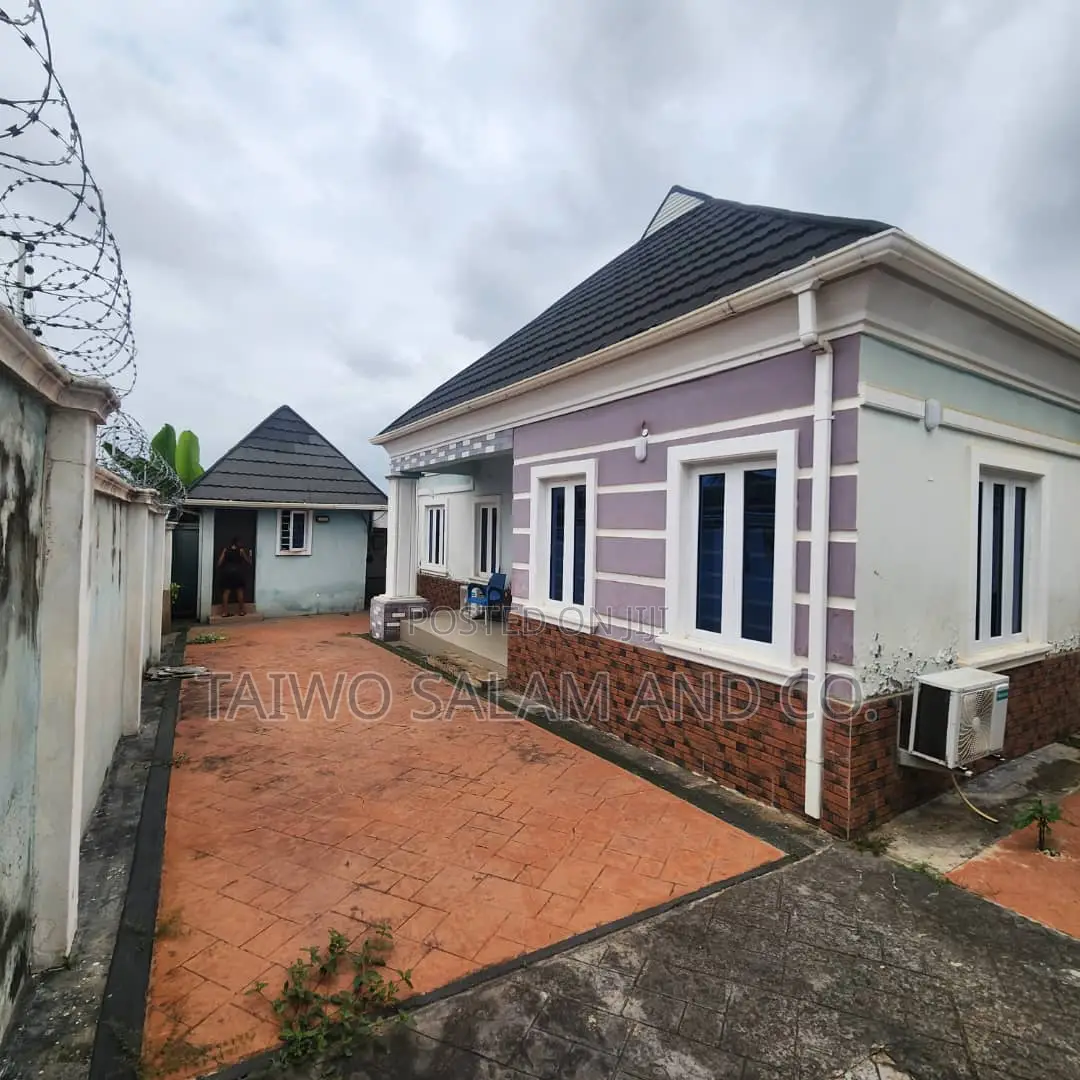 3bdrm Bungalow in Jericho for sale
