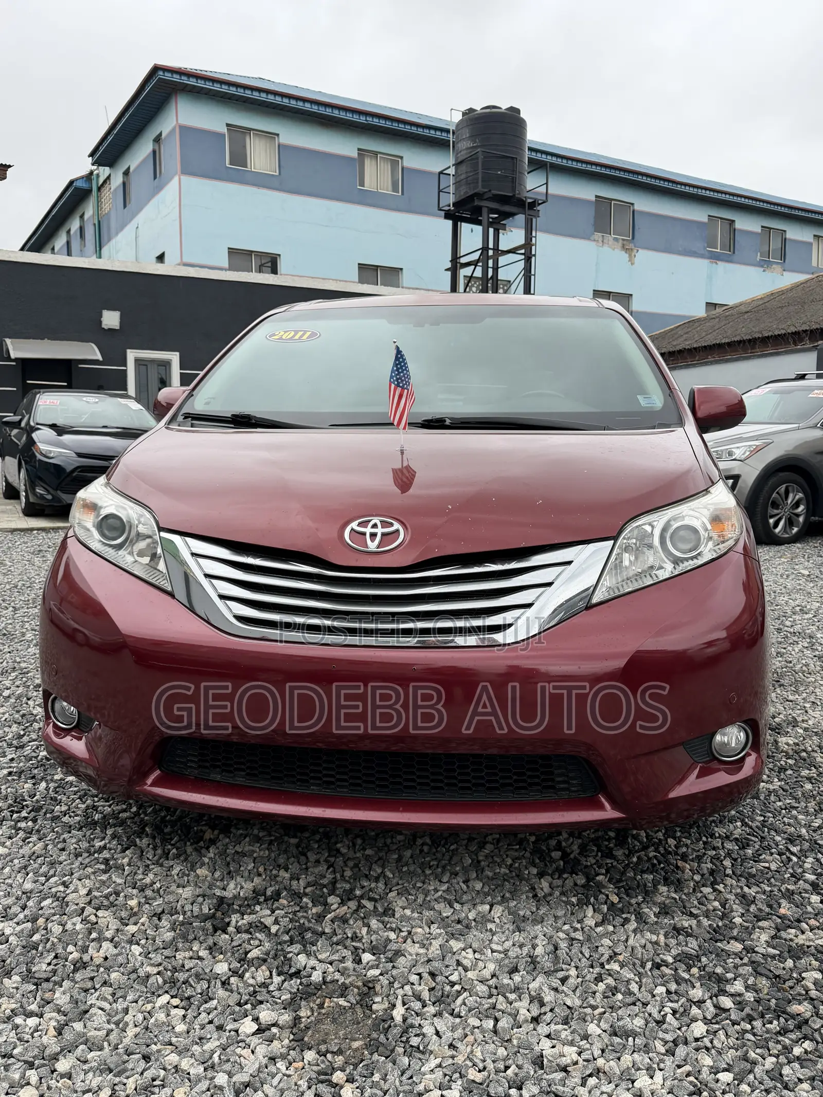 Toyota Sienna 2011 Red