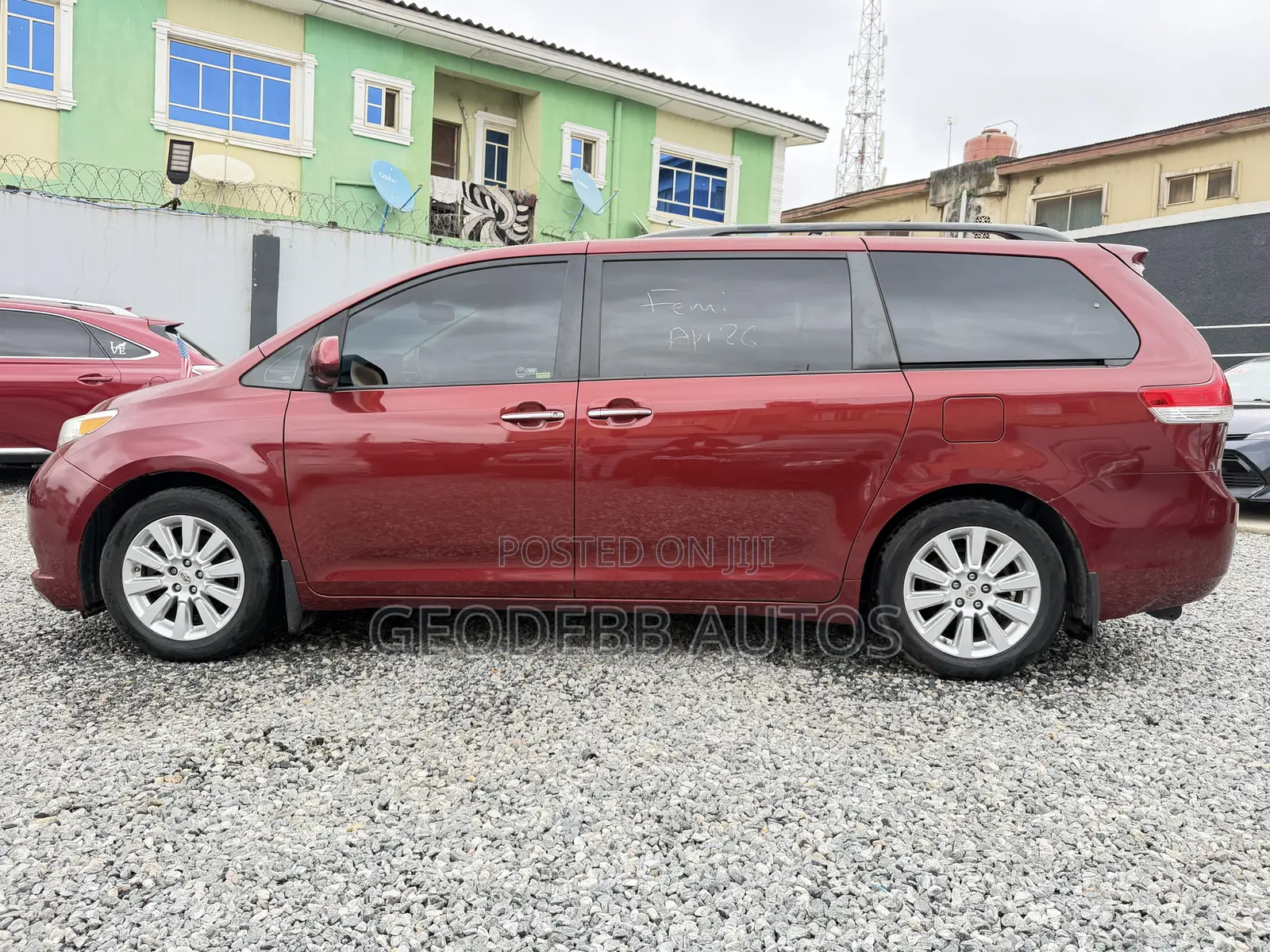 Toyota Sienna 2011 Red