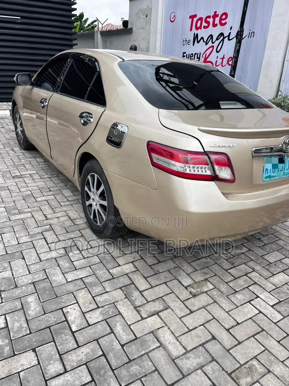 Toyota Camry 2.4 SE Automatic 2008 Gold