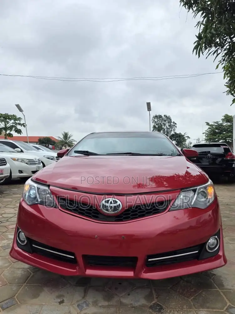 Toyota Camry SE 4dr Sedan (2.5L 4cyl 6A) 2013 Red