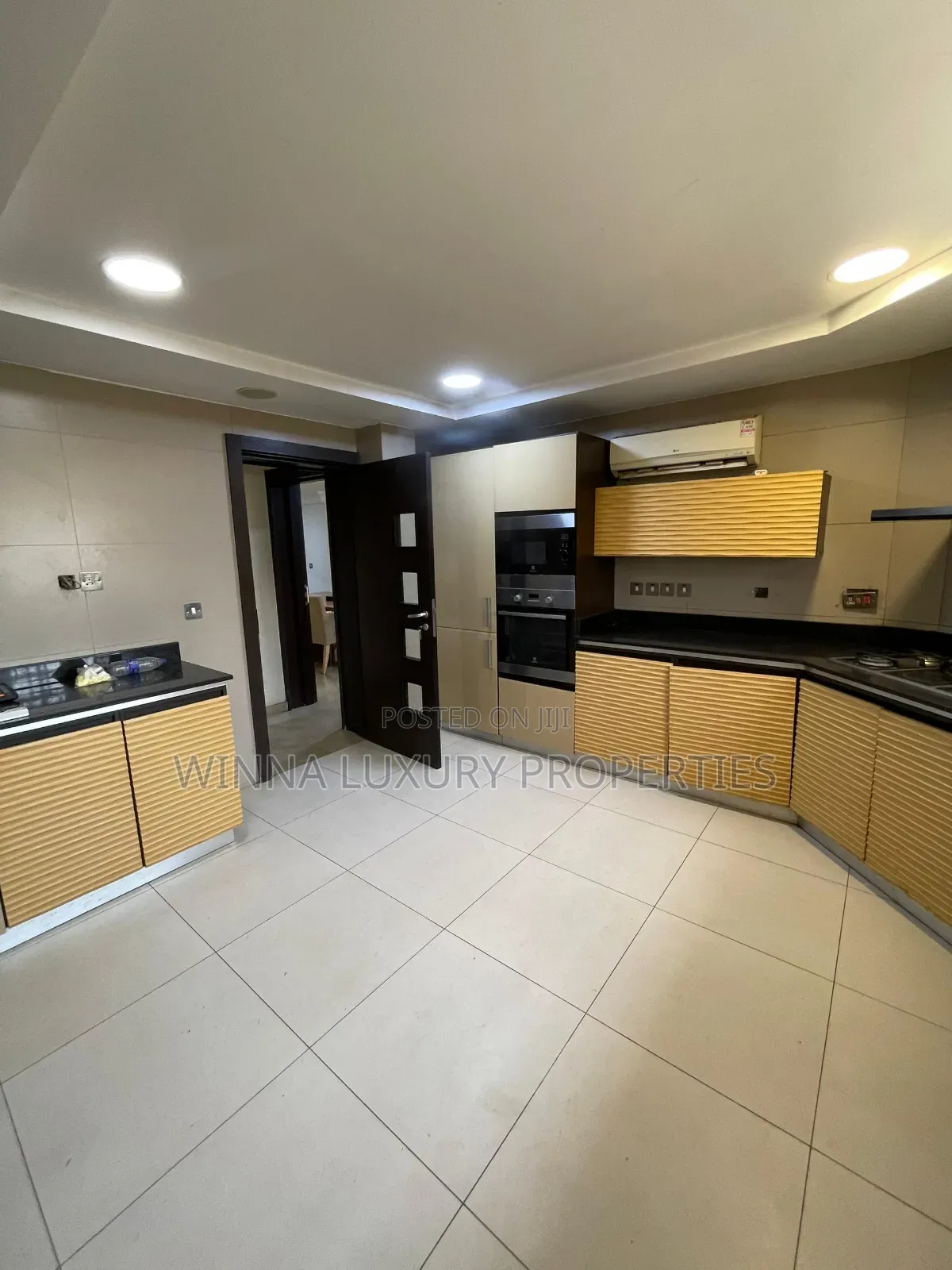 Furnished 8bdrm Duplex in Asokoro Main for rent