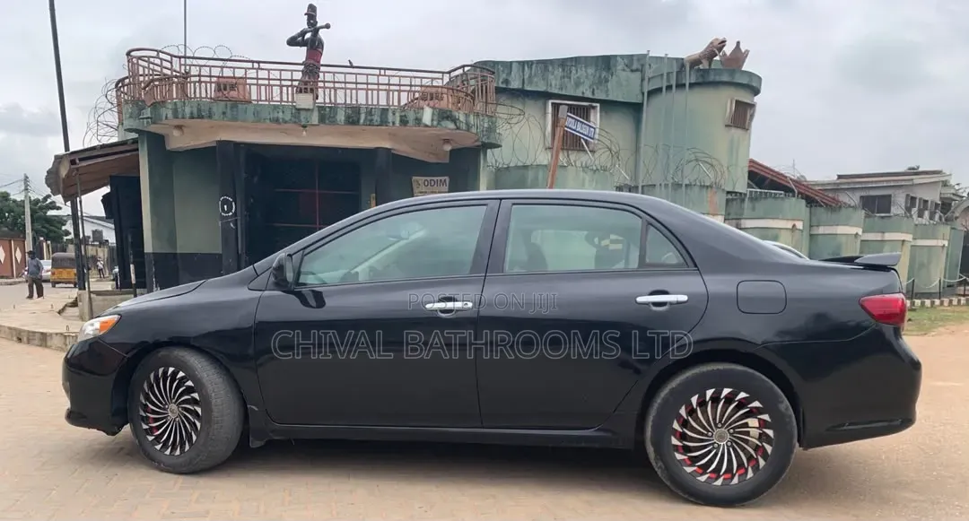 Toyota Corolla 2010 Black