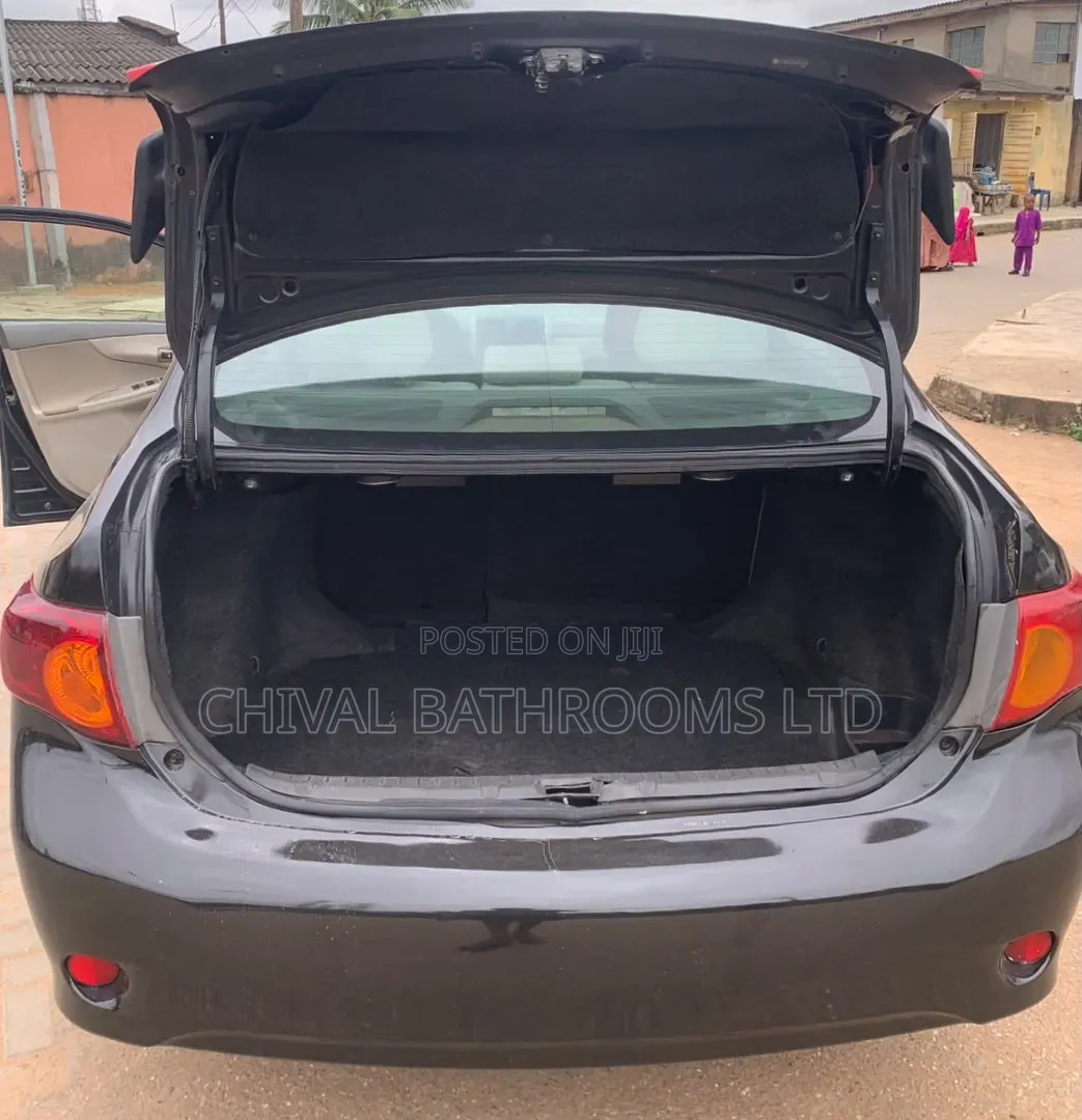 Toyota Corolla 2010 Black