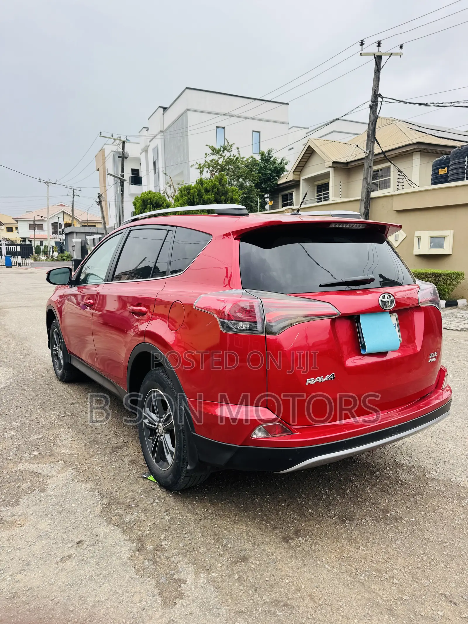 Toyota RAV4 XLE 4dr SUV AWD (2.5L 4cyl 6A) 2014 Red