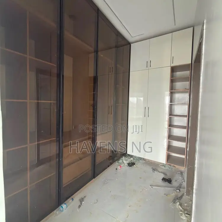 4bdrm Duplex in Woji for sale