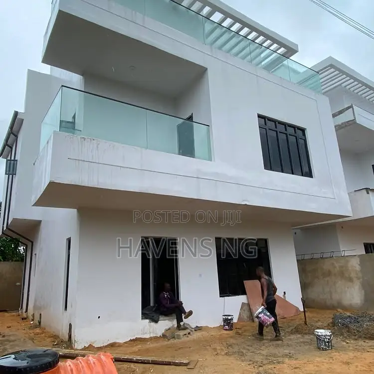 4bdrm Duplex in Woji for sale