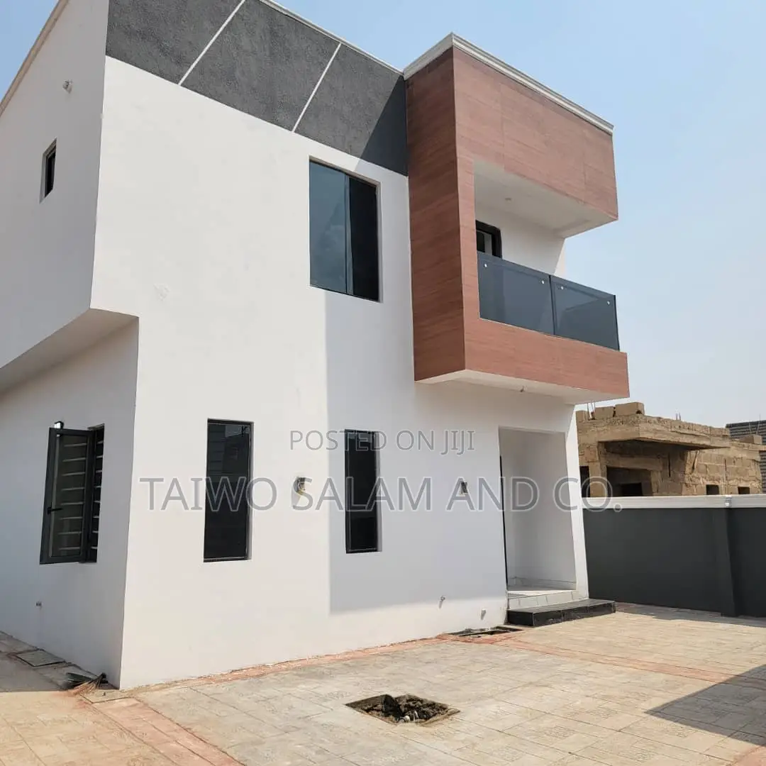 4bdrm Duplex in Akobo for sale
