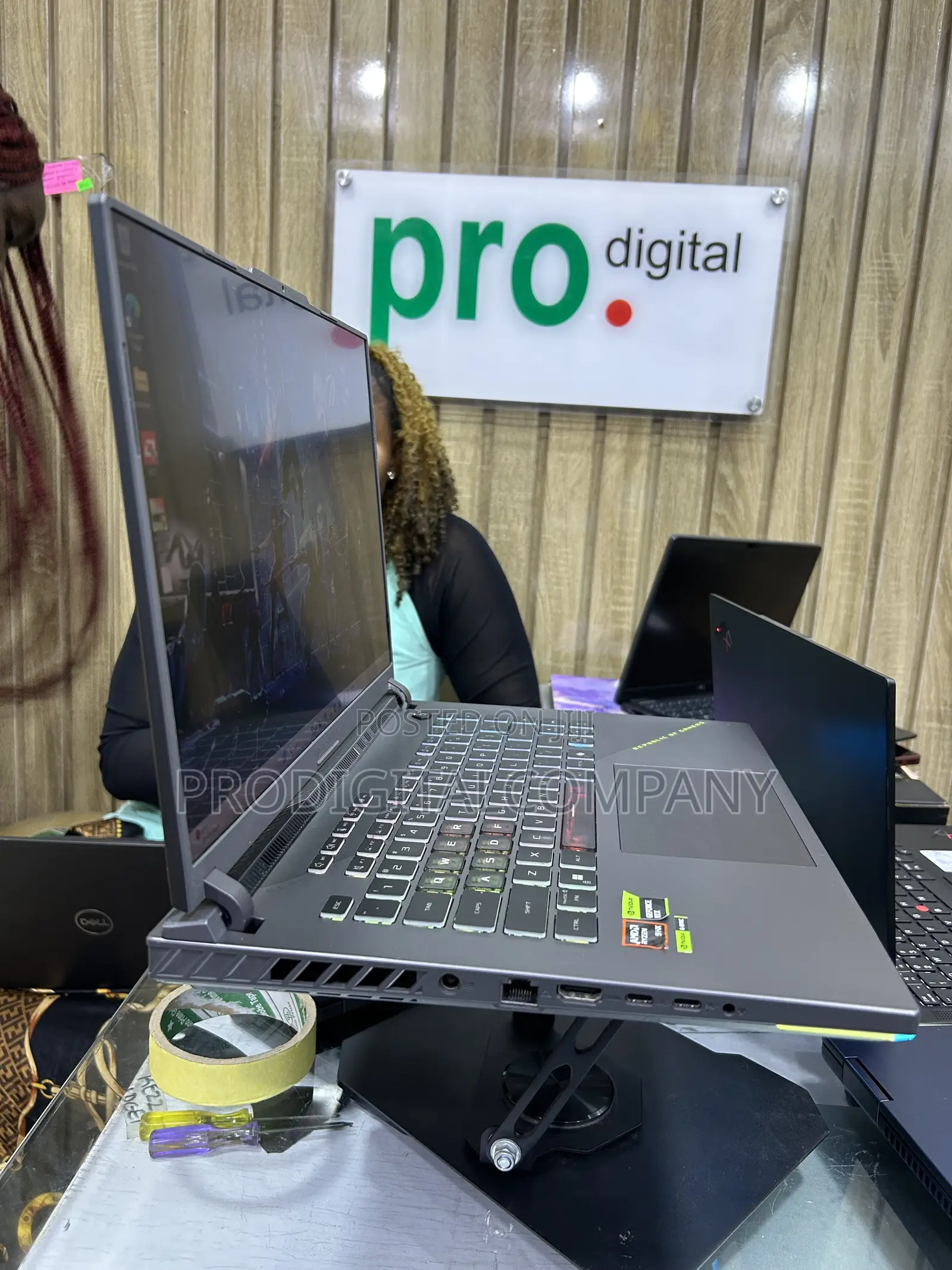 Laptop Asus ROG Strix G16 G614 16GB AMD Ryzen 9 SSD 1T
