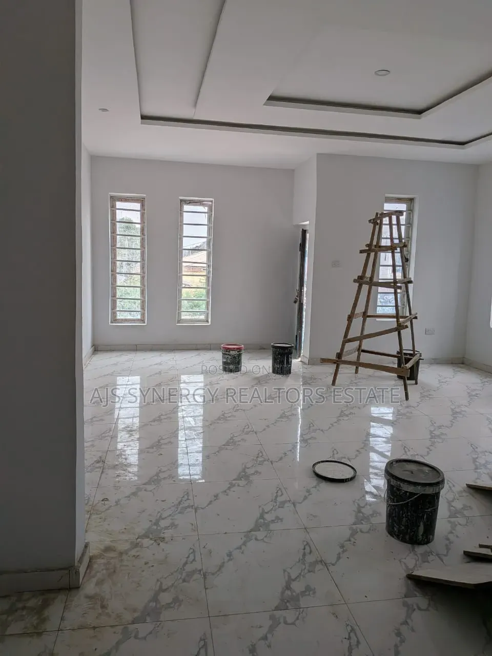 4bdrm Duplex in Chevron for rent