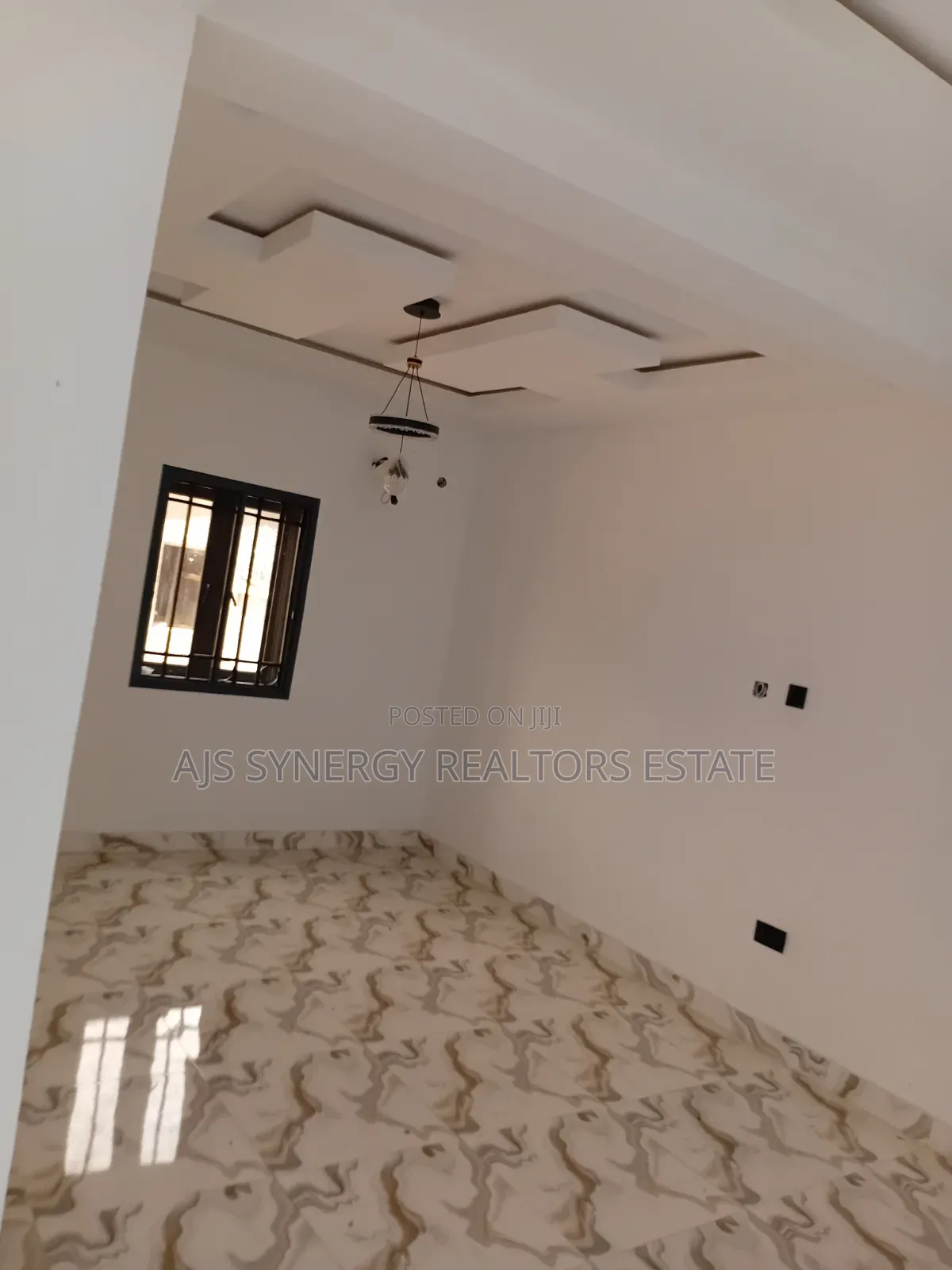 4bdrm Duplex in Chevron for rent