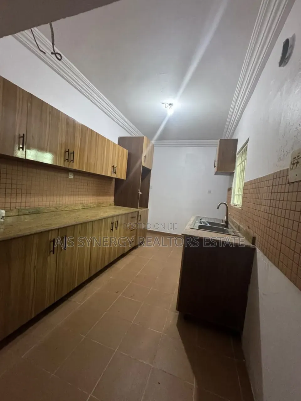 4bdrm Duplex in Chevron for rent