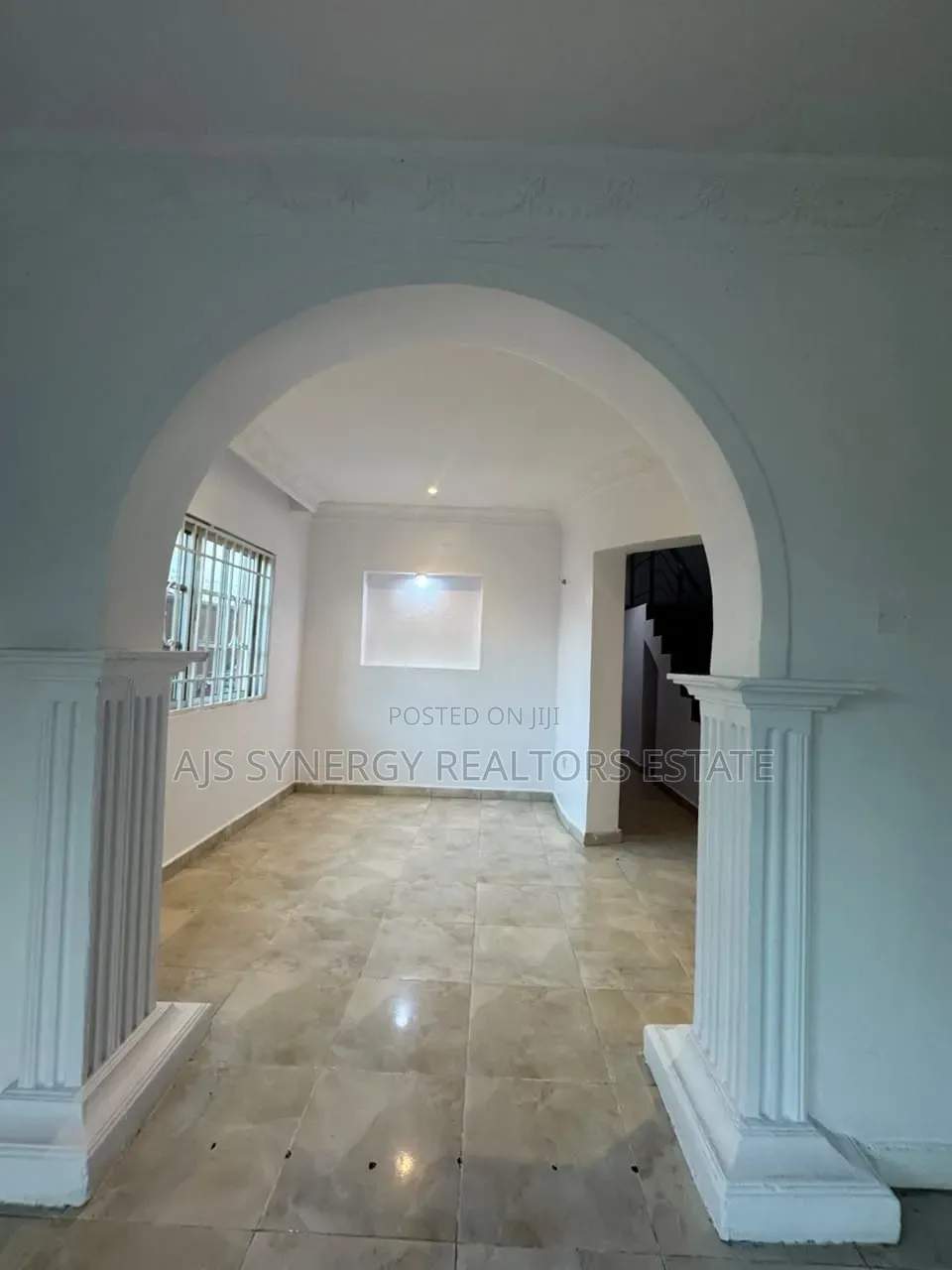 4bdrm Duplex in Chevron for rent