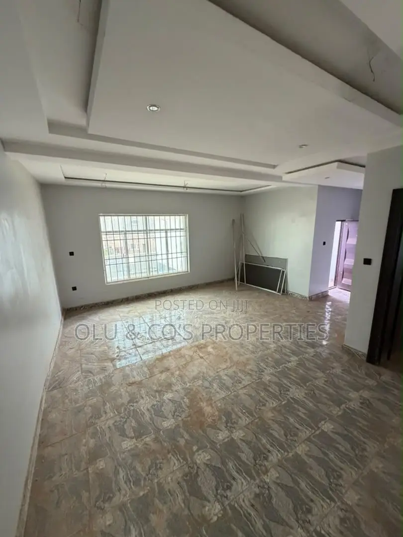 3bdrm Townhouse / Terrace in Mabushi for rent
