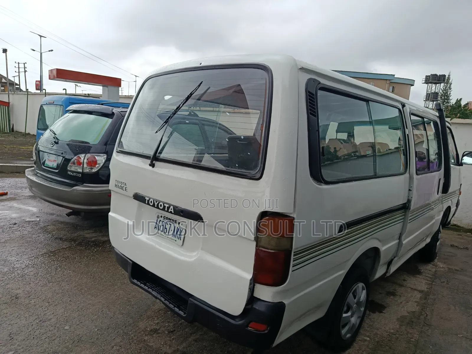 Toyota Grand HiAce 2001 White