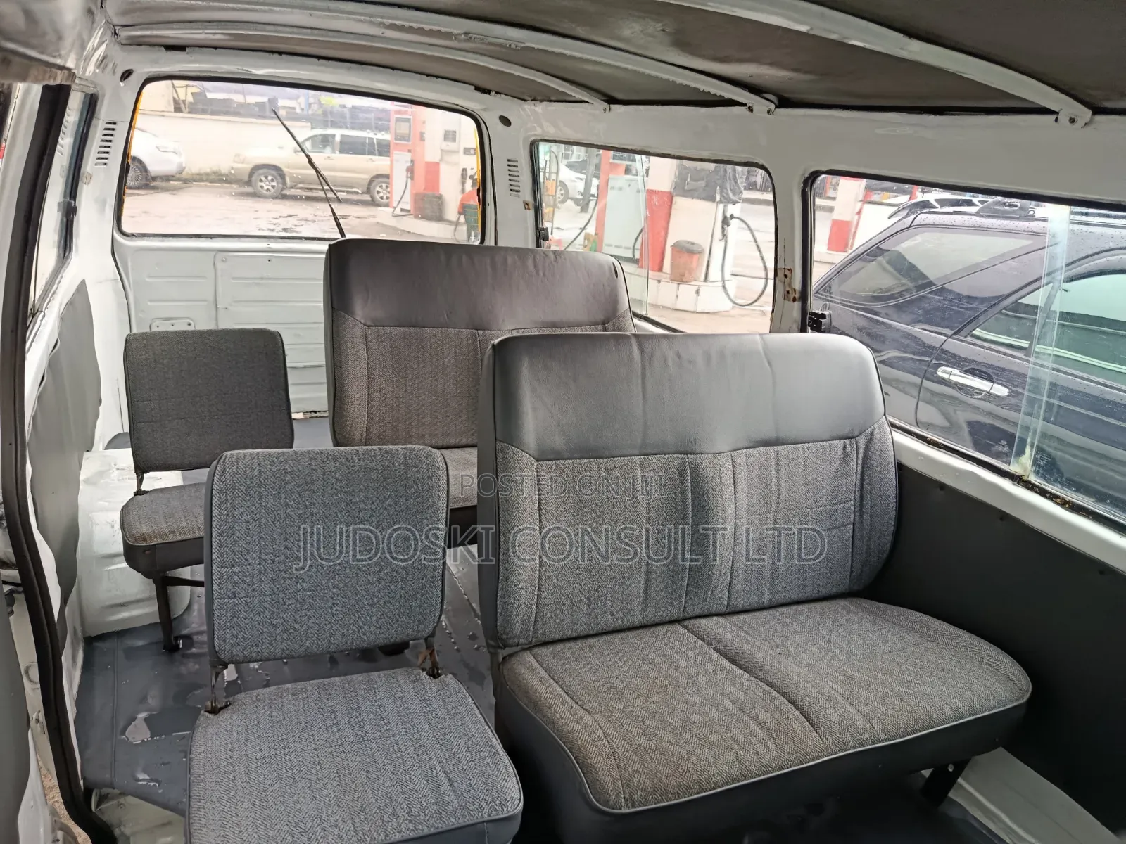 Toyota Grand HiAce 2001 White