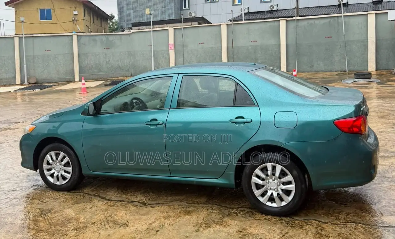 Toyota Corolla LE 4dr Sedan (1.8L 4cyl 4A) 2010 Green