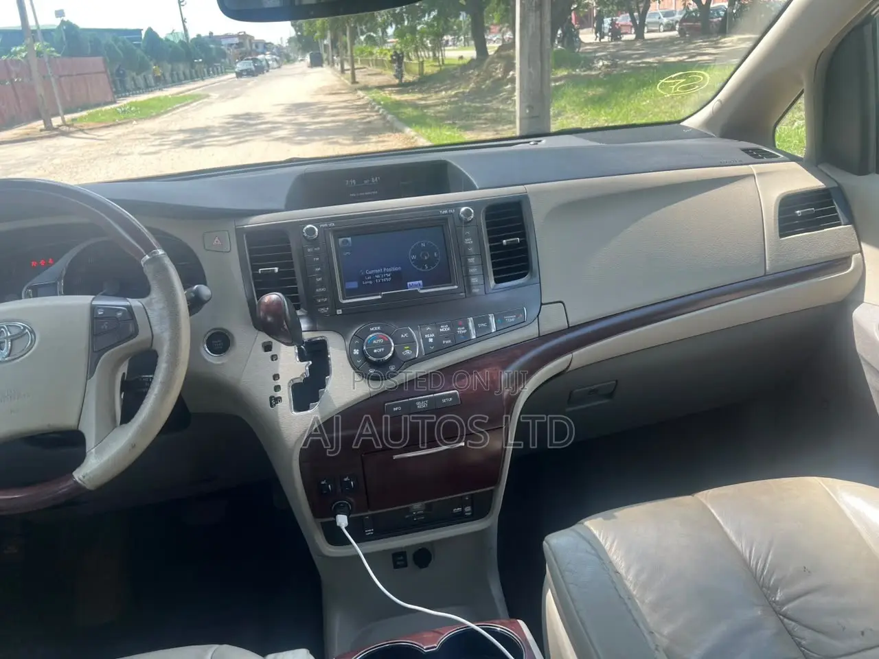 Toyota Sienna LE 7 Passenger Mobility 2011 Burgundy