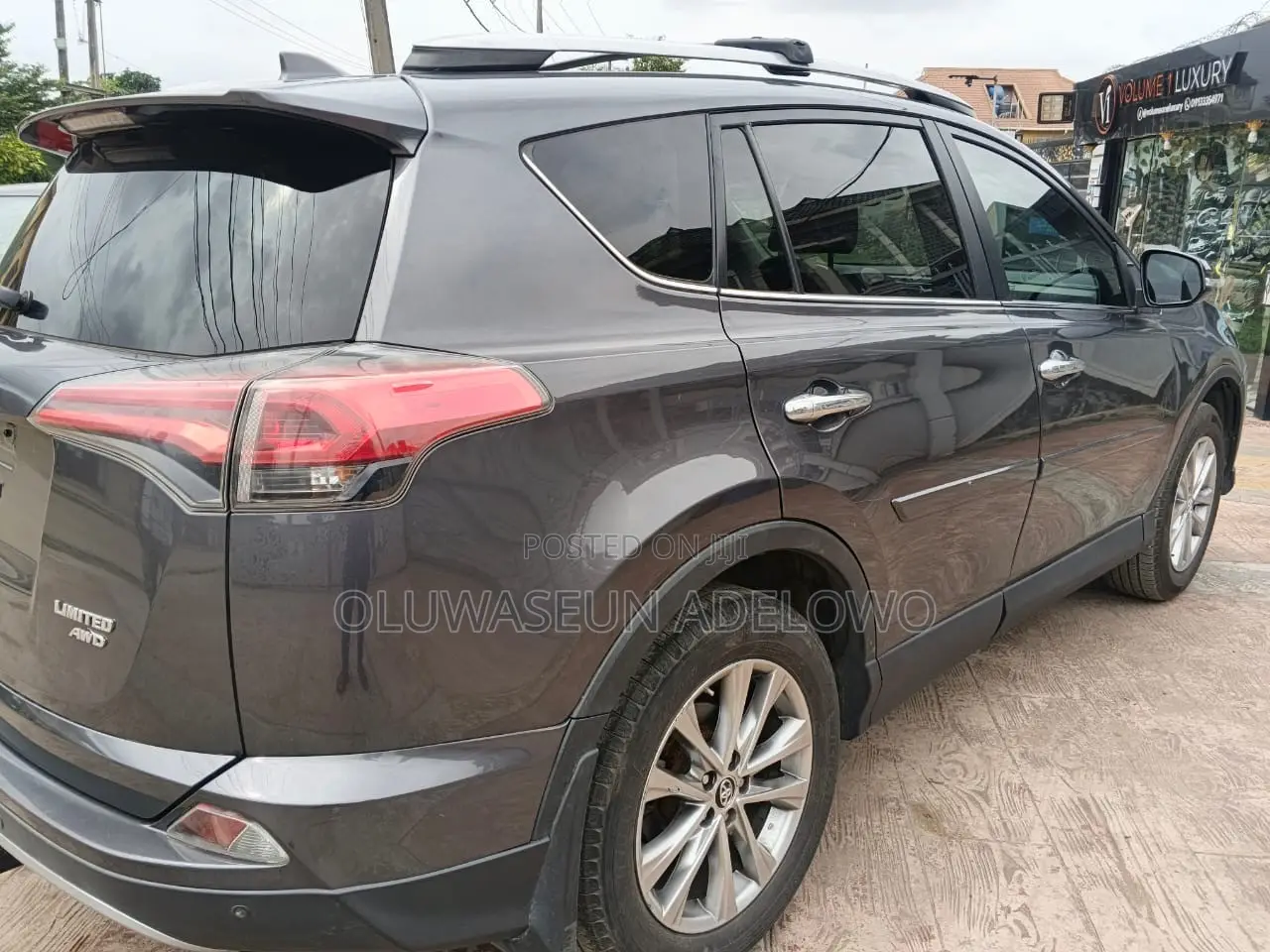 Toyota RAV4 Limited AWD (2.5L 4cyl 6A) 2017 Gray