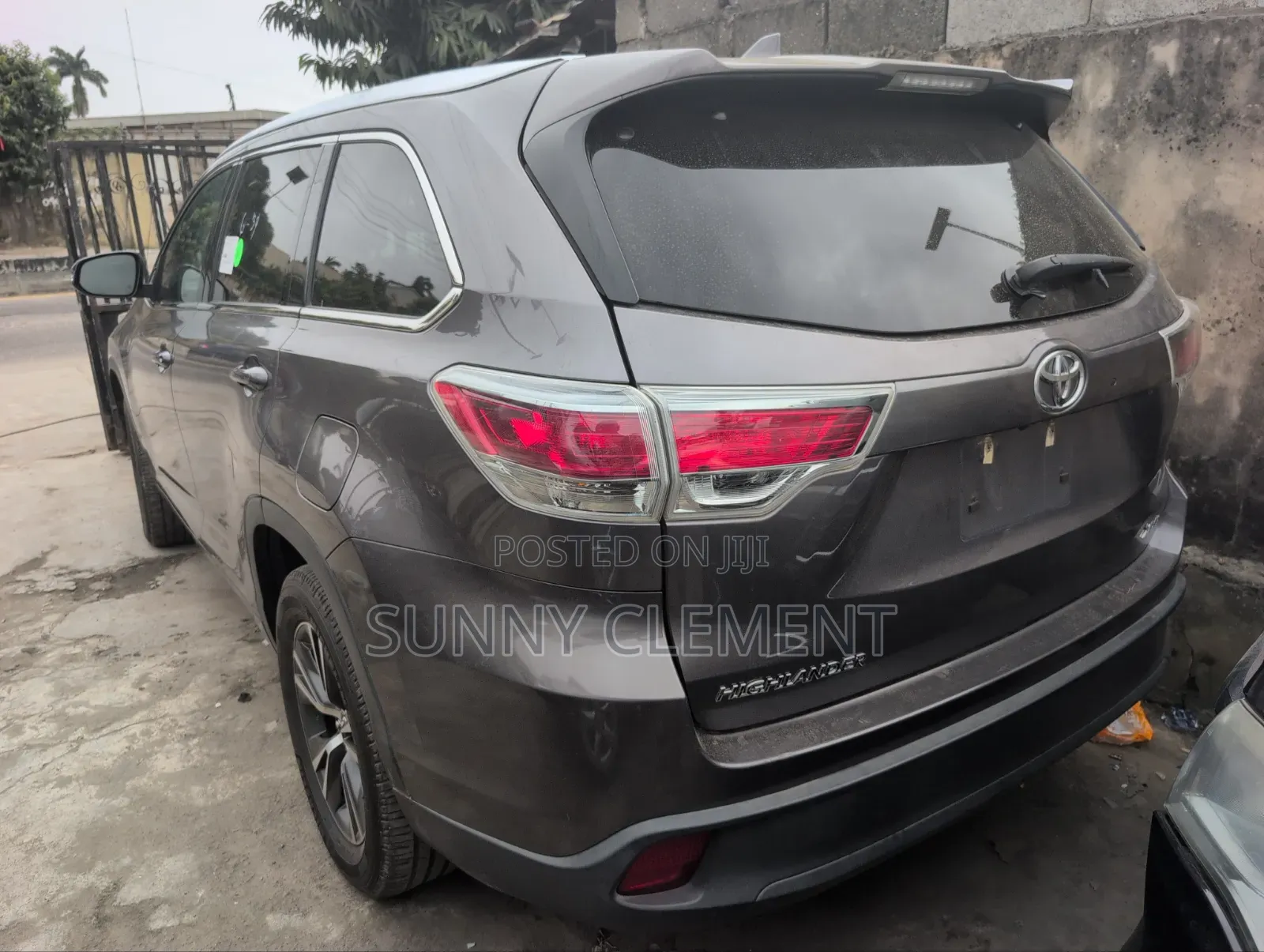 Toyota Highlander XLE 4x2 V6 (3.5L 6cyl 8A) 2017 Gray