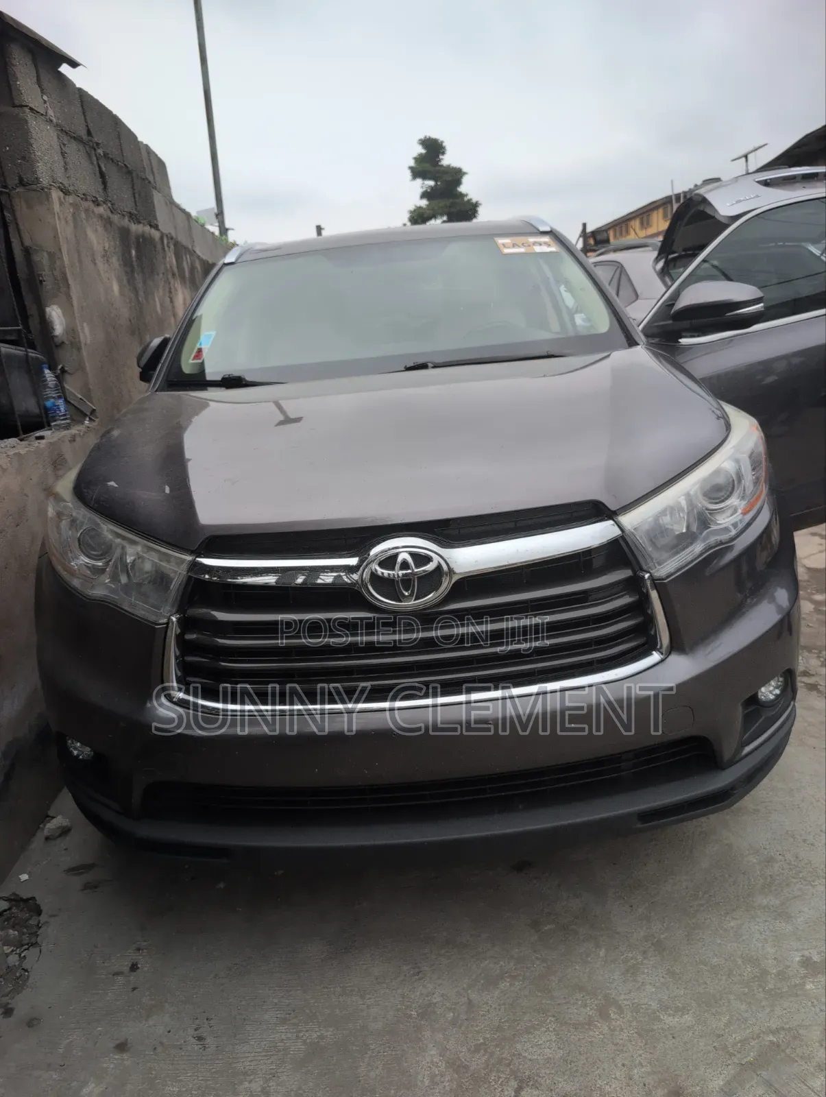 Toyota Highlander XLE 4x2 V6 (3.5L 6cyl 8A) 2017 Gray