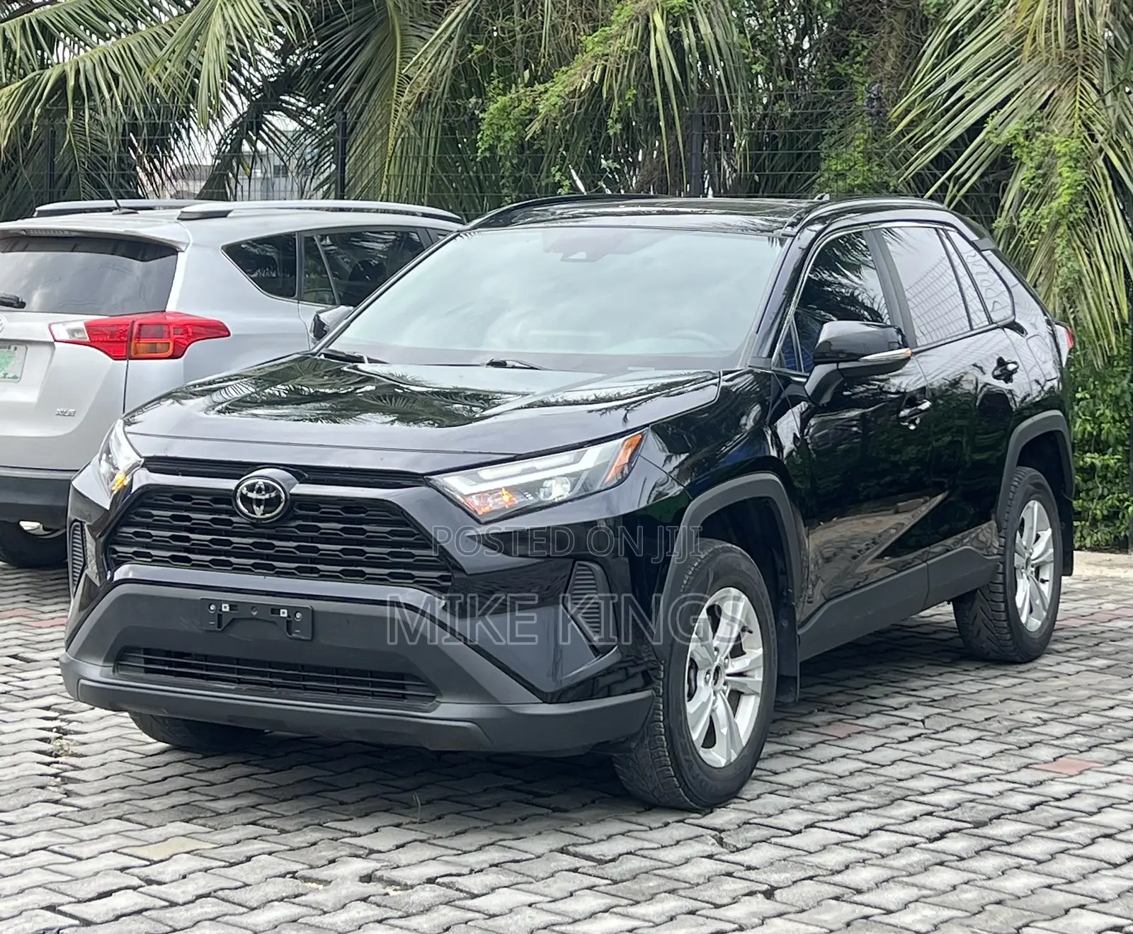 Toyota RAV4 XLE AWD 2024 Black